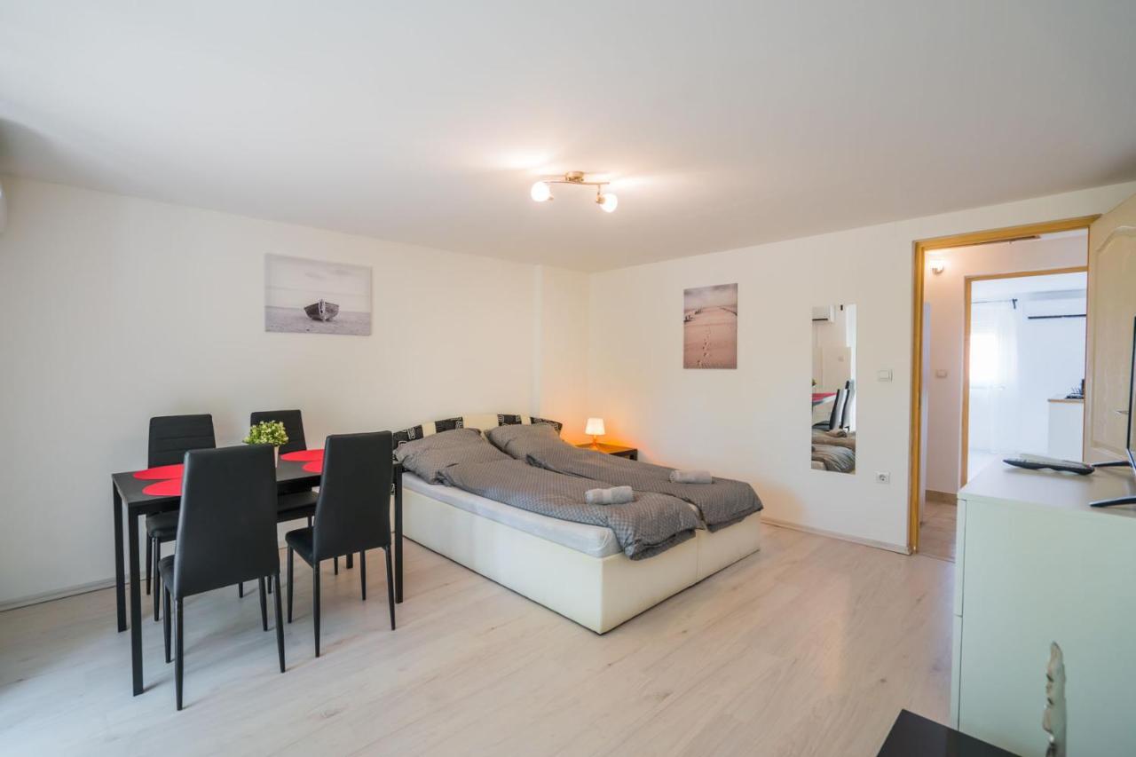 Zigzag Apartman Siófok Zewnętrze zdjęcie
